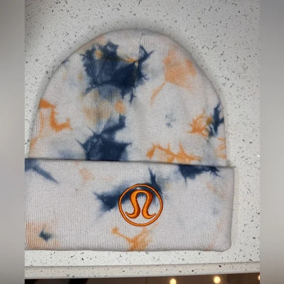 Winter hat - Picture 1 of 2